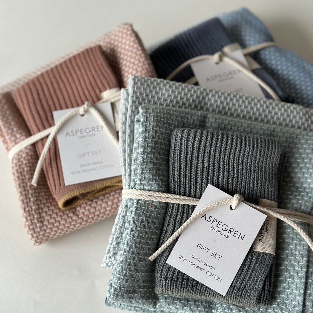 Lot of tea towels - Silver Pine