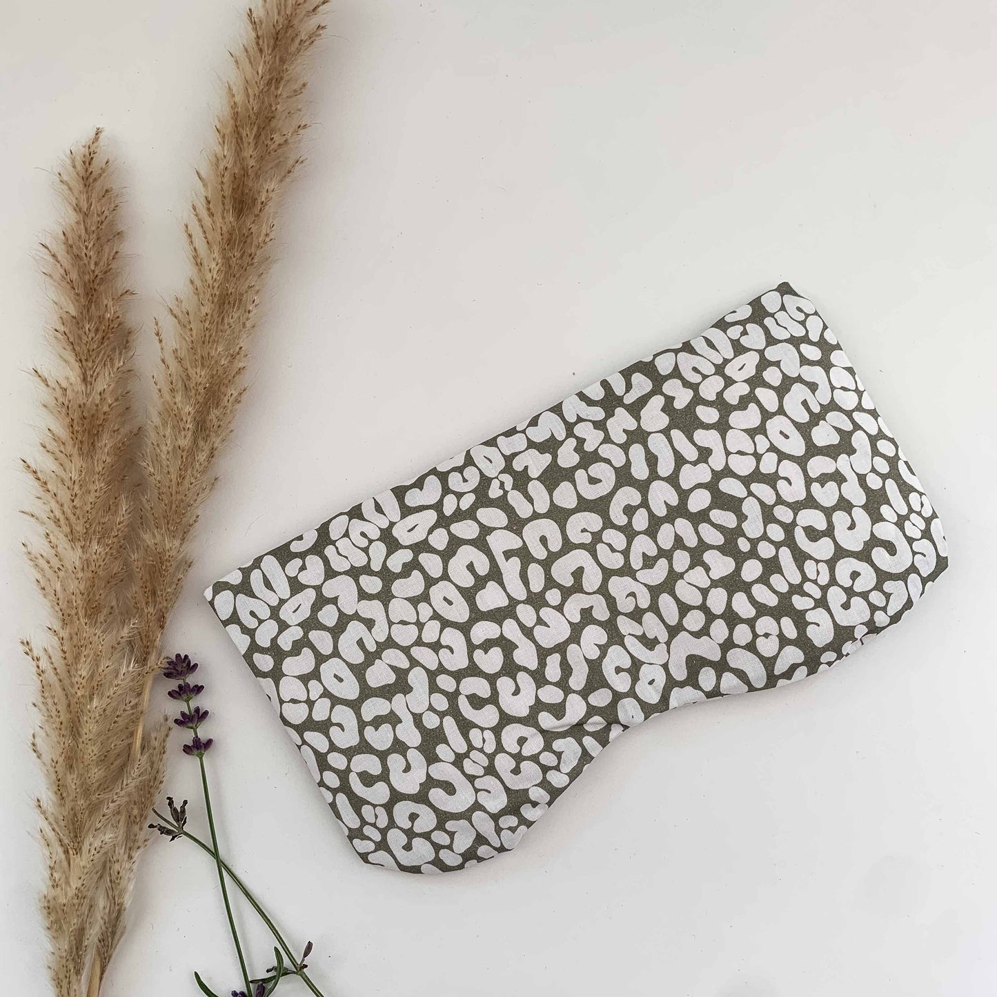 Aenkëssen mat Dinkel a Lavendel - Léiw-Muster