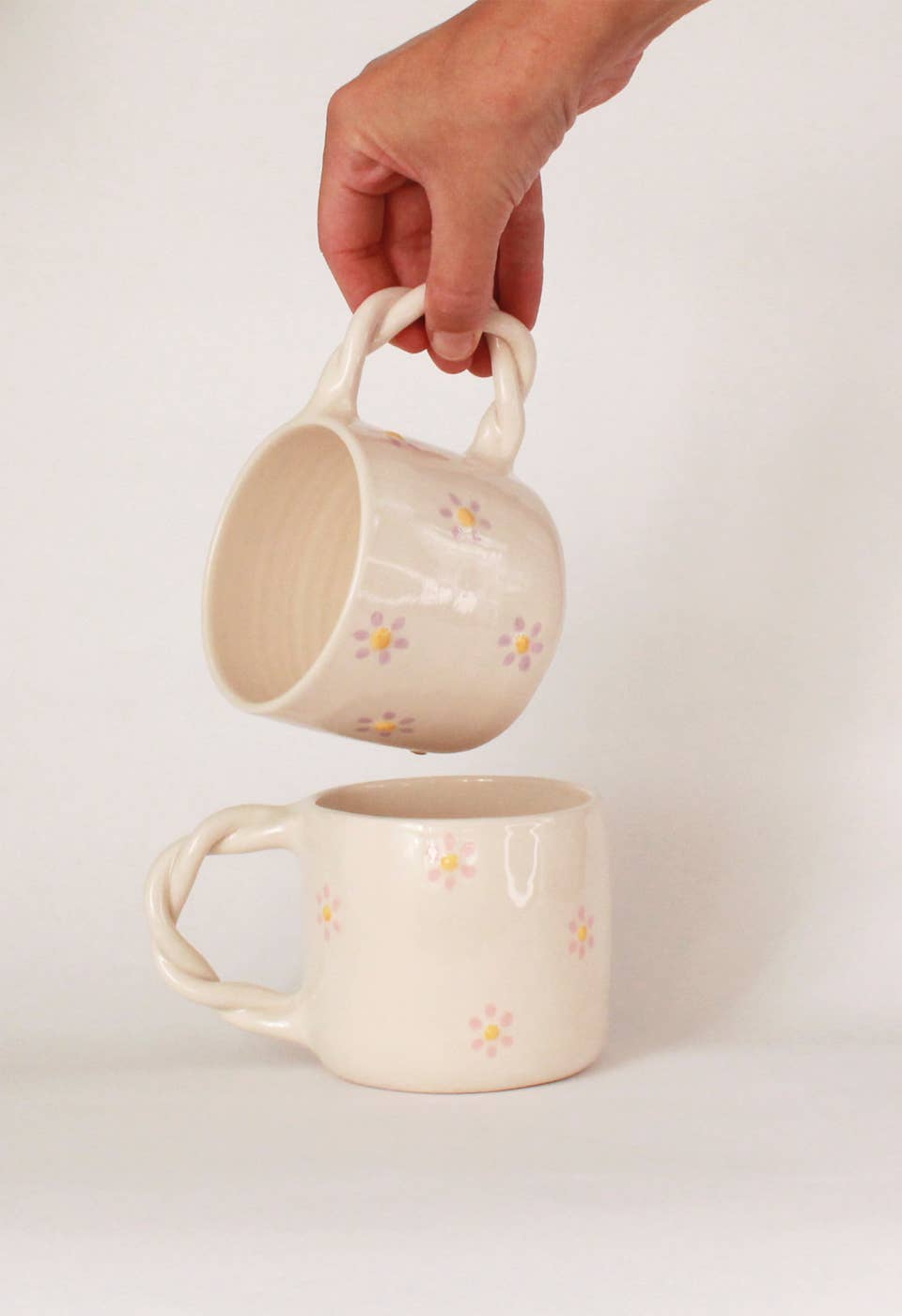 Tasse Noosa — Céramique faite main avec poignée tressée Dernier en stock