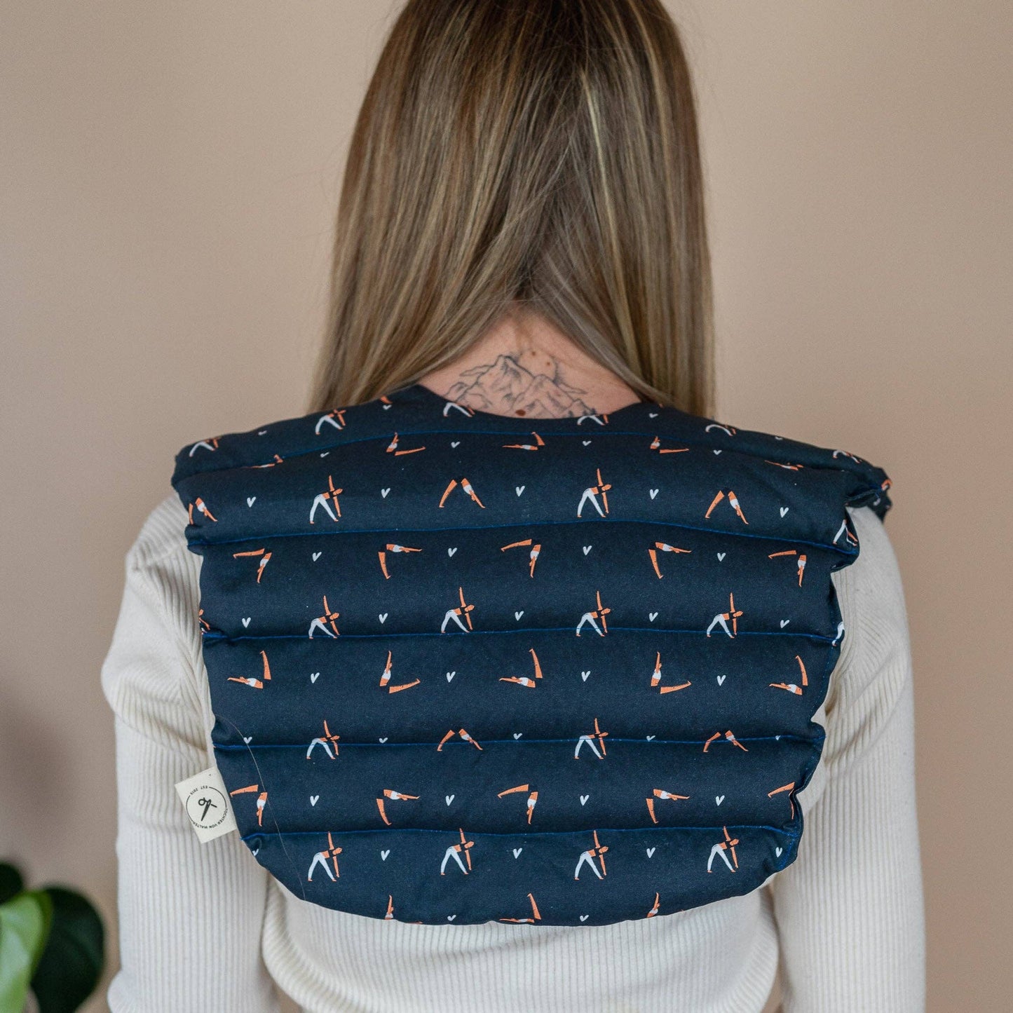 Nakkepute med yoga-mønster