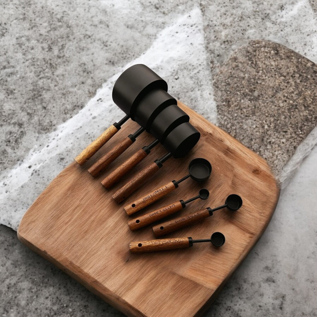 Set of stainless steel spoons and dose cups with wooden handle - precise tools for cooking, pastry and coffee | Fynlora