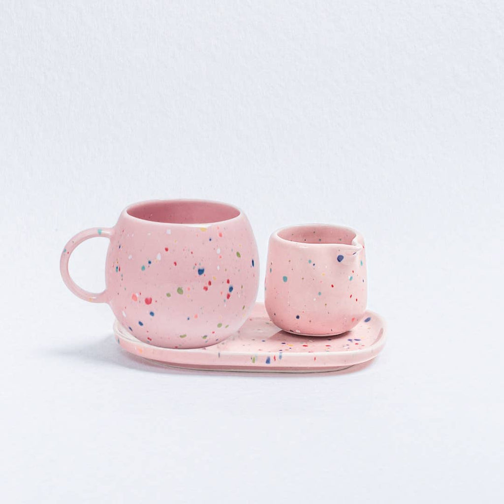 Coffret : 1 petit plateau, 1 mug boule et 1 pot à lait EGG BACK HOME