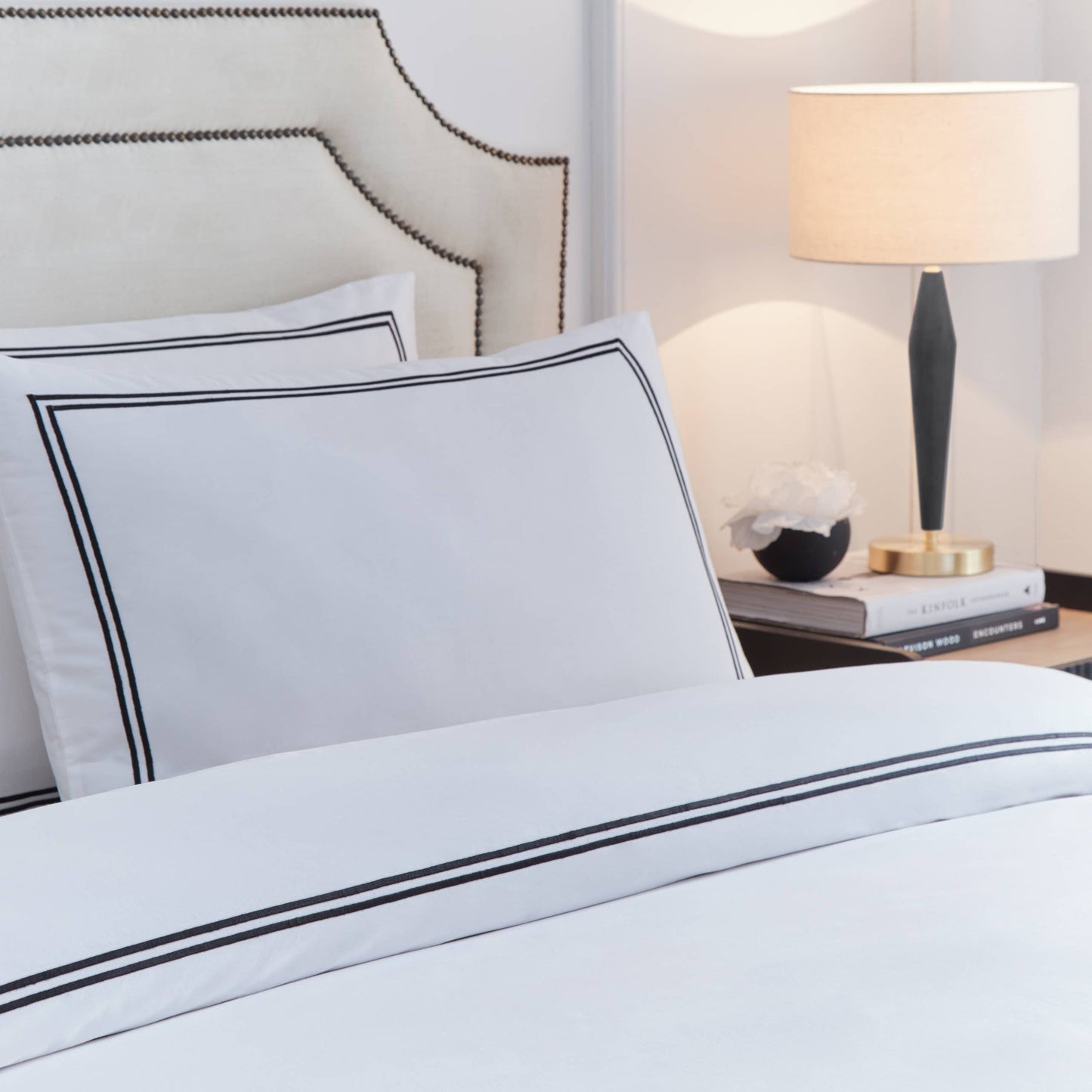 Elara Zwart Geborduurd Dekbedovertrek Set van 100% Katoen