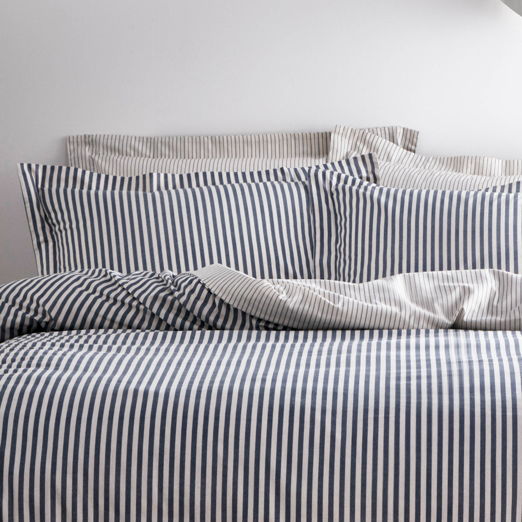 Parure de couette Hebden rayée réversible – Bleu marine & gris