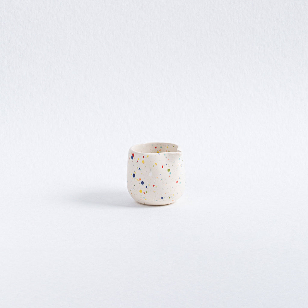 Coffret : 1 petit plateau, 1 mug boule et 1 pot à lait EGG BACK HOME