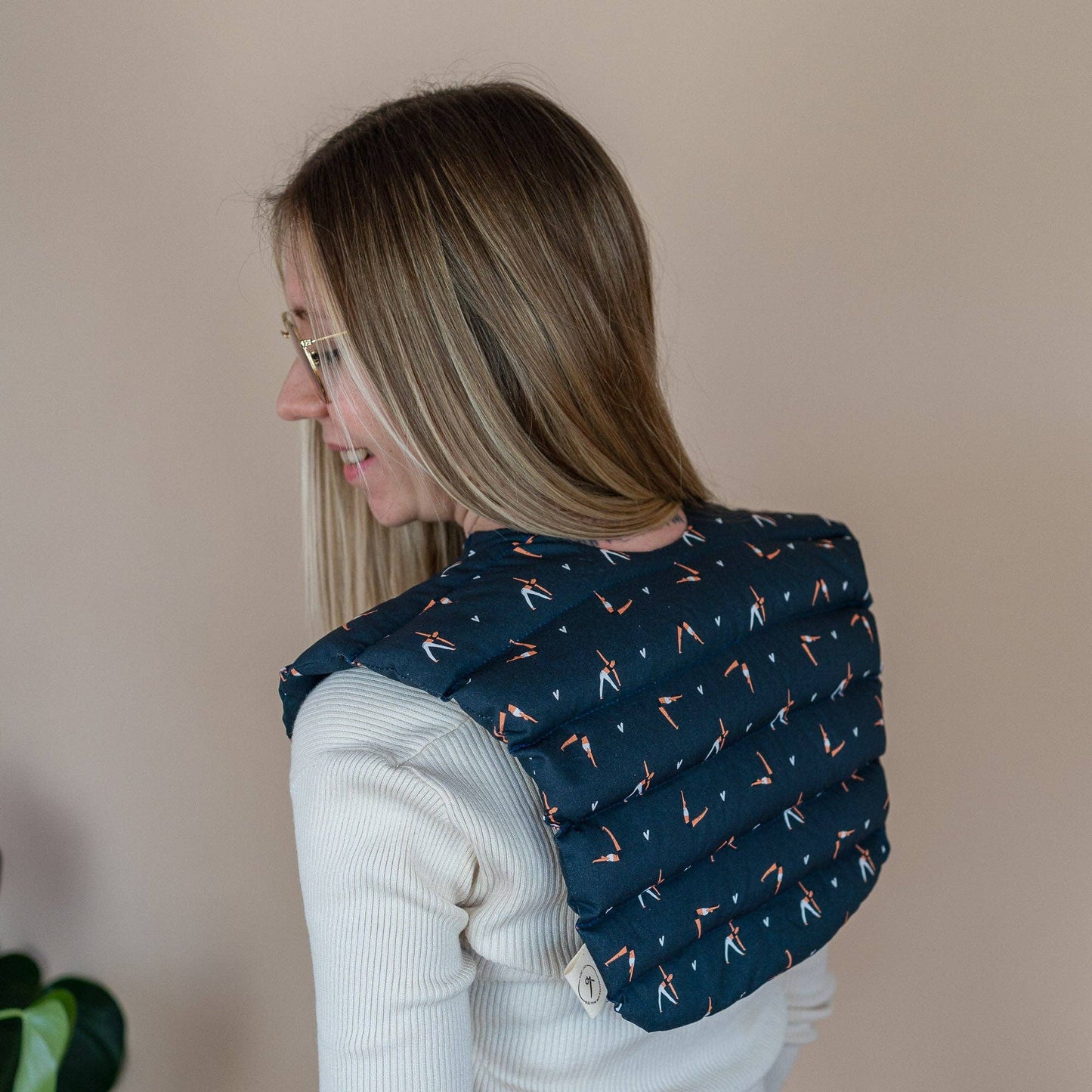 Nakkepute med yoga-mønster